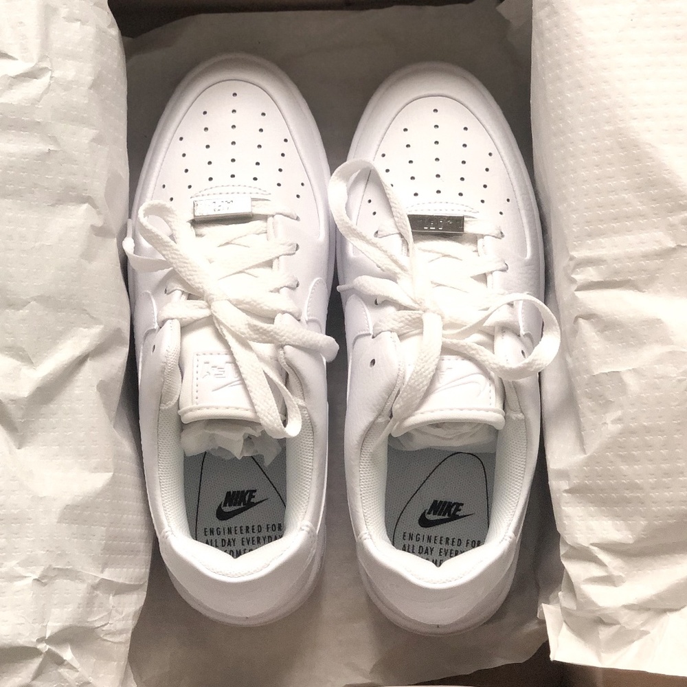 Brand New White Nike Air Force 1- SIZE 7